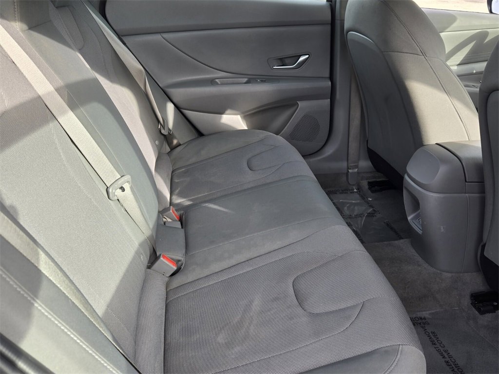 Certified 2025 Hyundai Elantra SE image 15