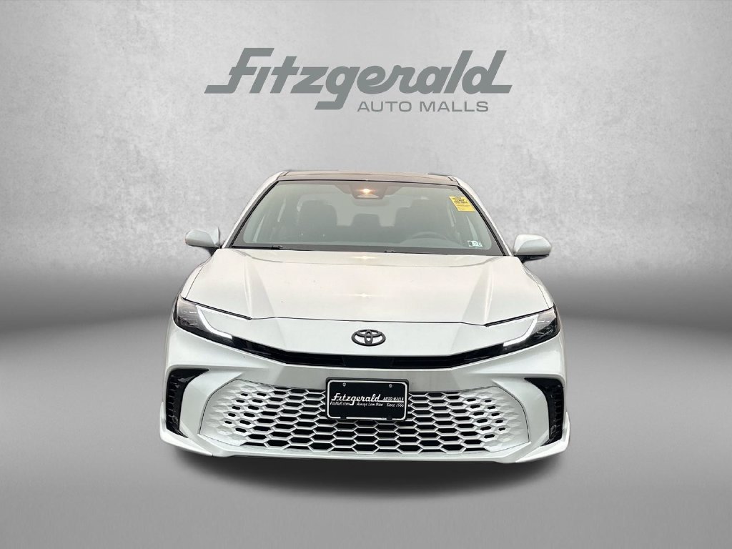 Used 2025 Toyota Camry XSE FWD image 4
