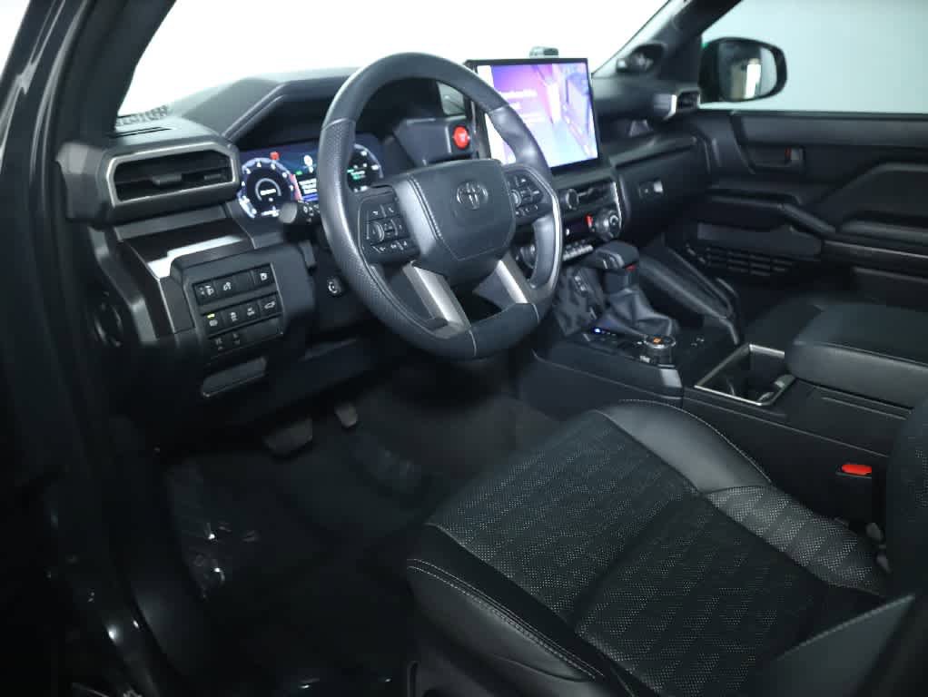 Used 2025 Toyota 4Runner TRD Off-Road Premium AWD/4WD image 17