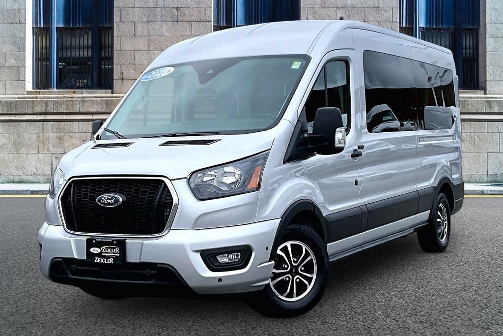 Used 2025 Ford Transit 350 XLT RWD image 2