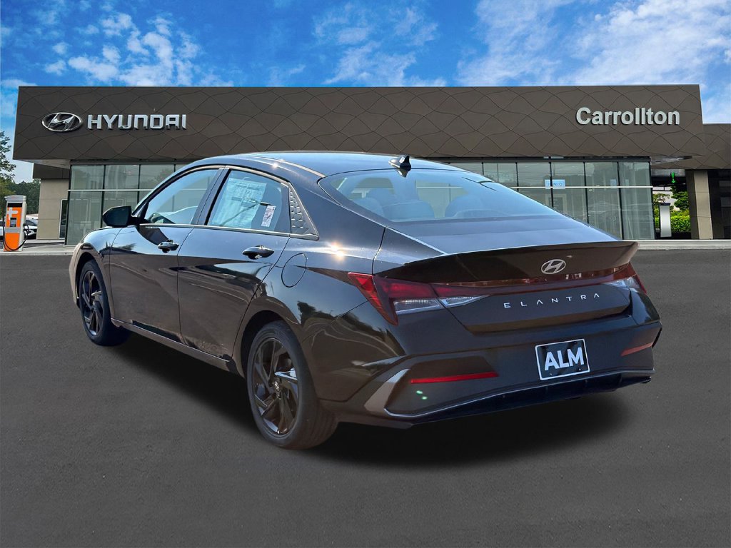 New 2026 Hyundai Elantra SEL Sport FWD image 8