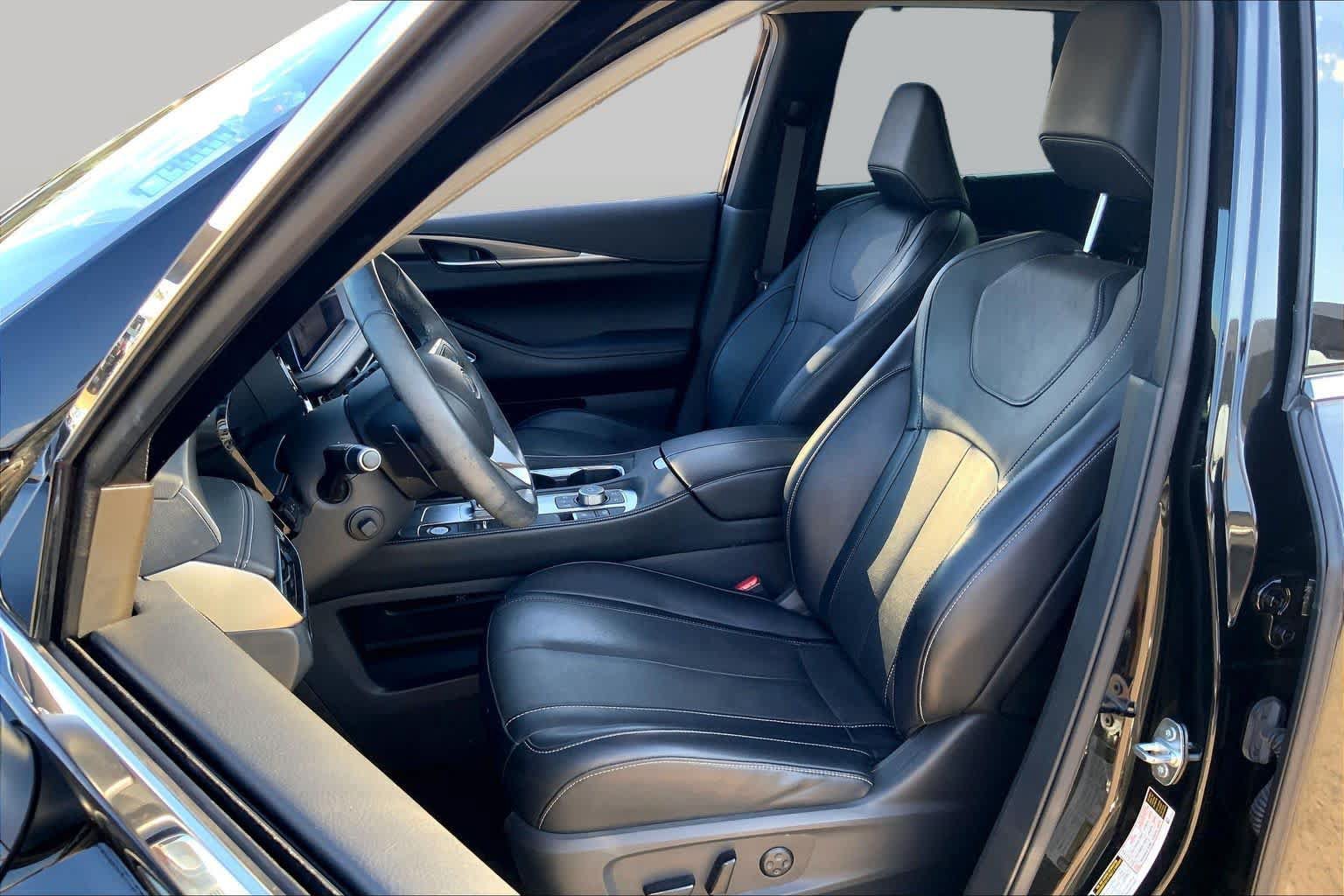 Used 2023 INFINITI QX60 Luxe w/ Performance Audio Package FWD image 7