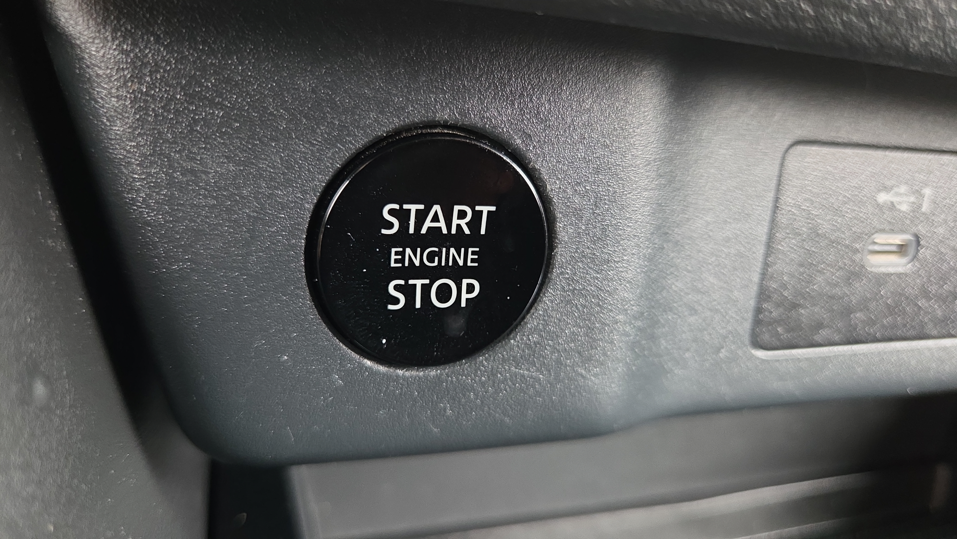 Used 2025 Nissan Rogue SV FWD image 23