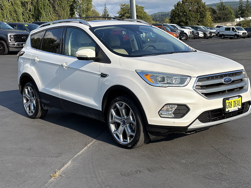 Used 2017 Ford Escape Titanium w/ Canadian Touring Package AWD/4WD image 3