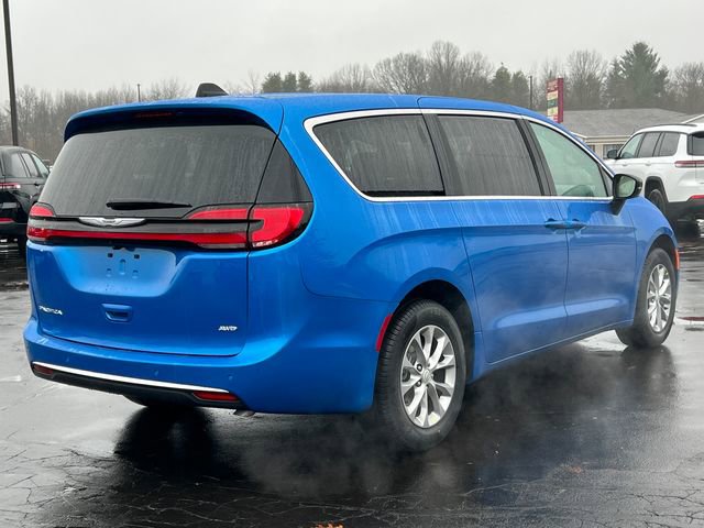 New 2026 Chrysler Pacifica Select AWD/4WD image 46
