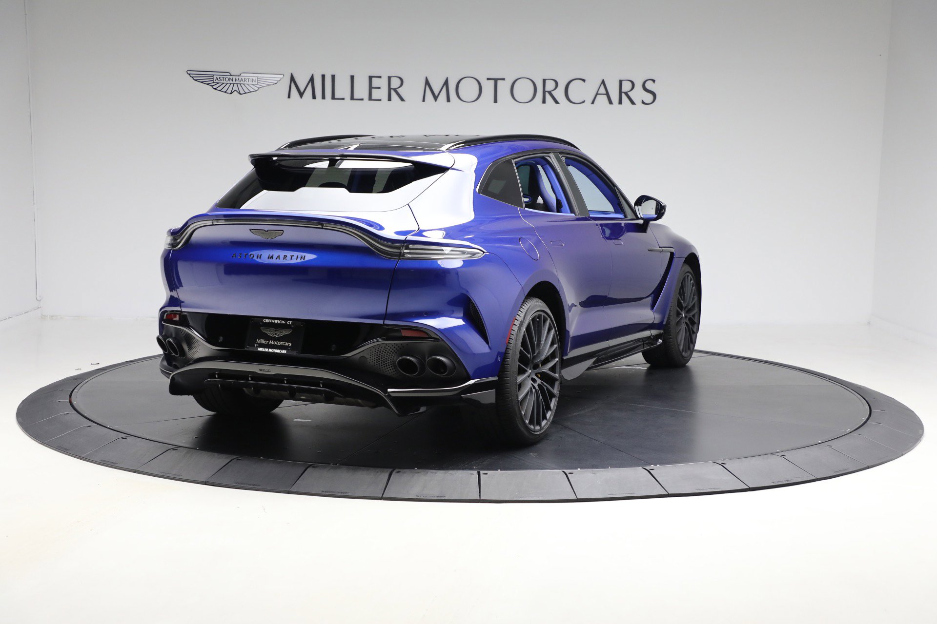 Used 2024 Aston Martin DBX 707 image 7