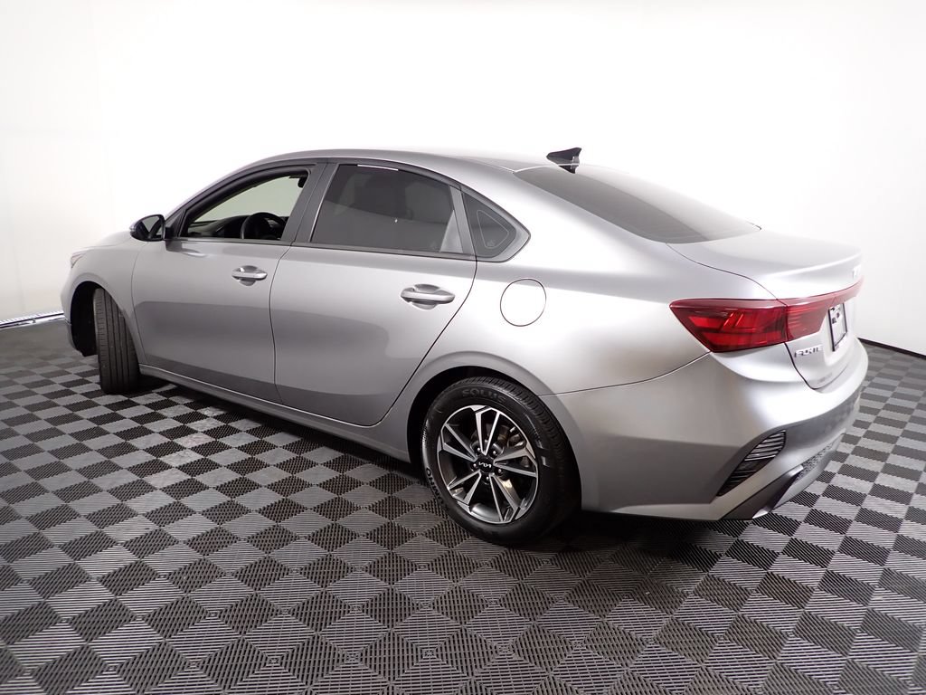 Used 2023 Kia Forte LXS w/ LXS Technology Package FWD image 11