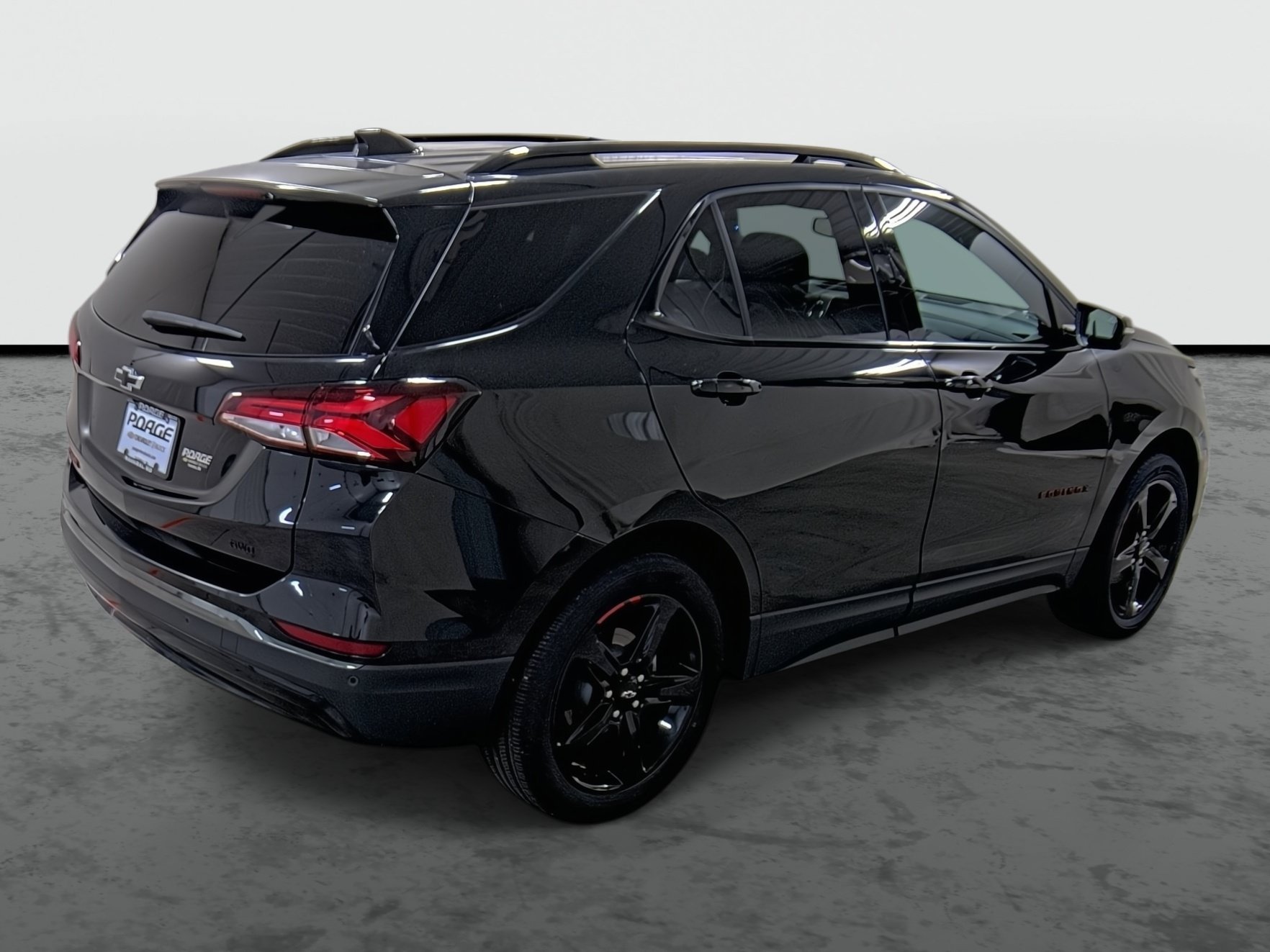 Used 2023 Chevrolet Equinox Premier AWD/4WD image 4