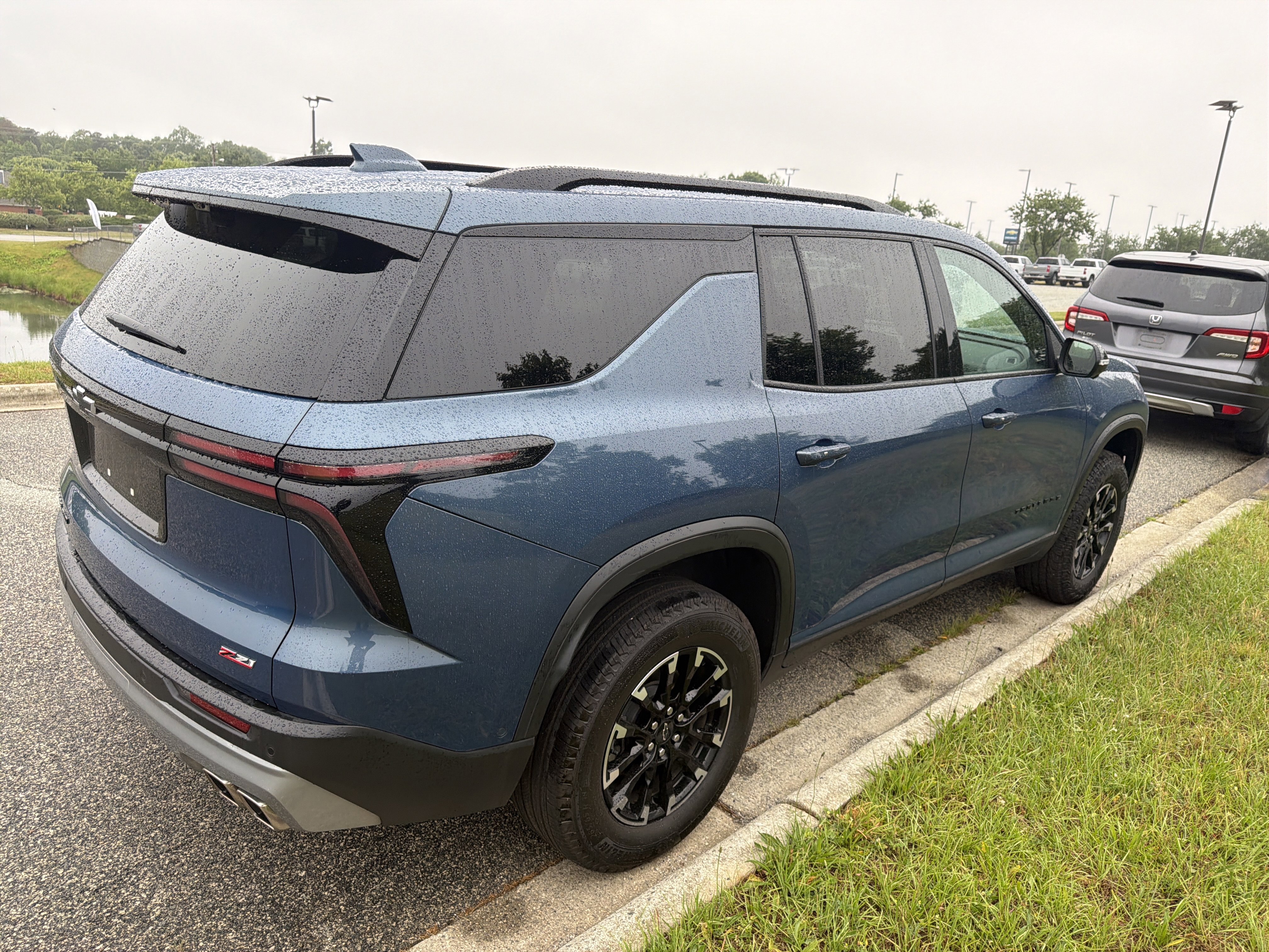 Certified 2024 Chevrolet Traverse Z71 w/ Enhanced Driving Package AWD/4WD image 10