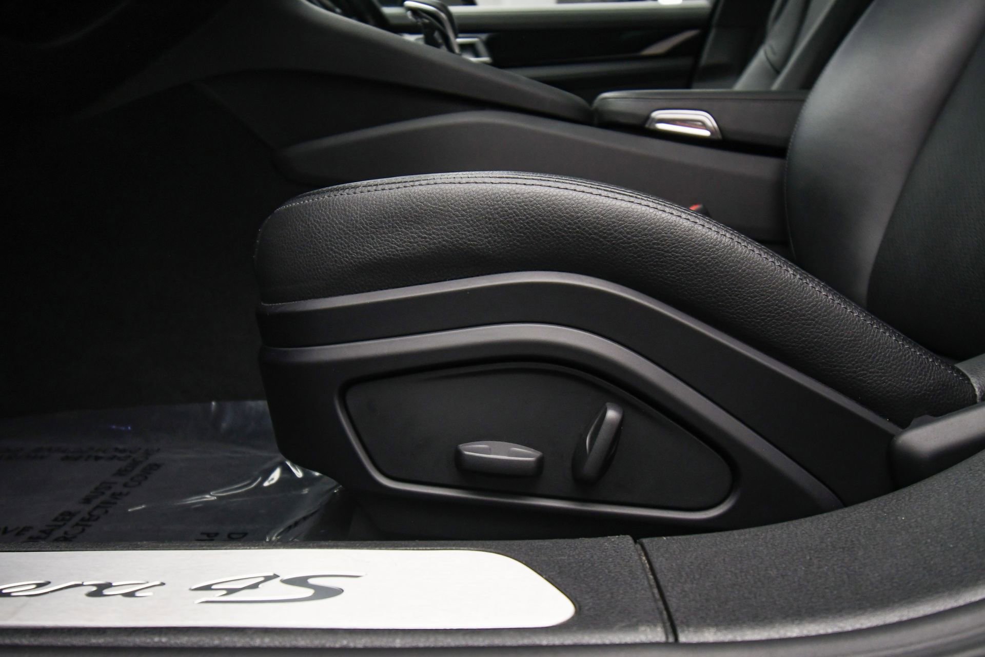 Used 2022 Porsche Panamera 4S image 42