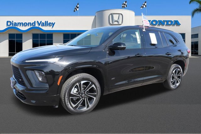 Used 2025 Buick Enclave Sport Touring image 3