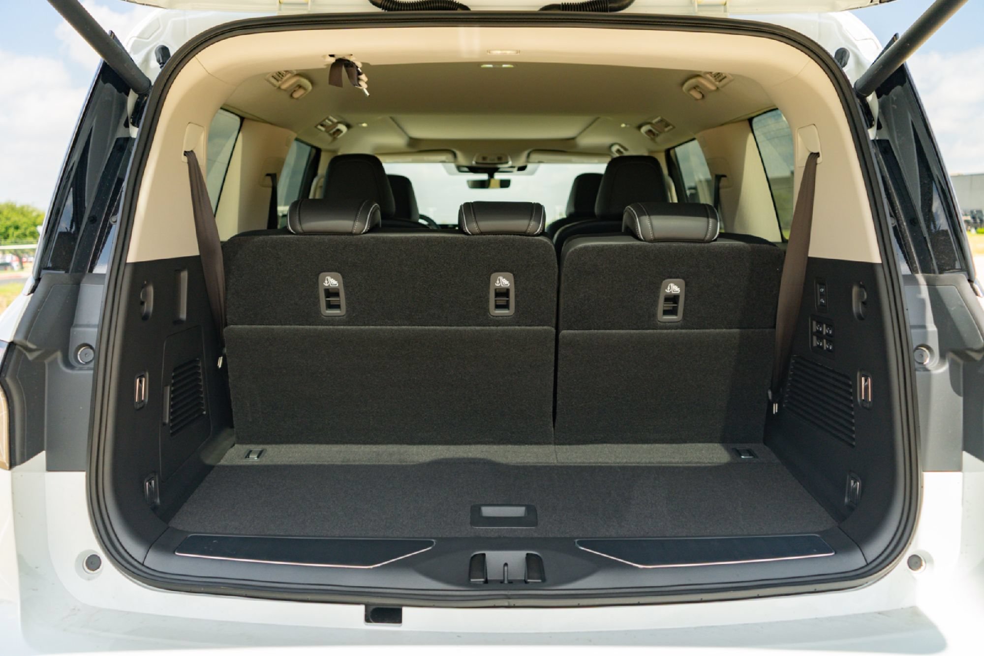 New 2027 INFINITI QX80 Luxe RWD image 25