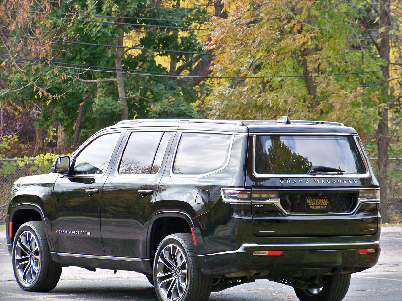 Used 2022 Jeep Grand Wagoneer Series III w/ Rear Seat Video Group 1 image 7