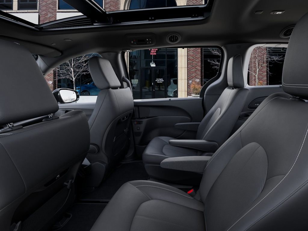 New 2025 Chrysler Pacifica Limited image 23