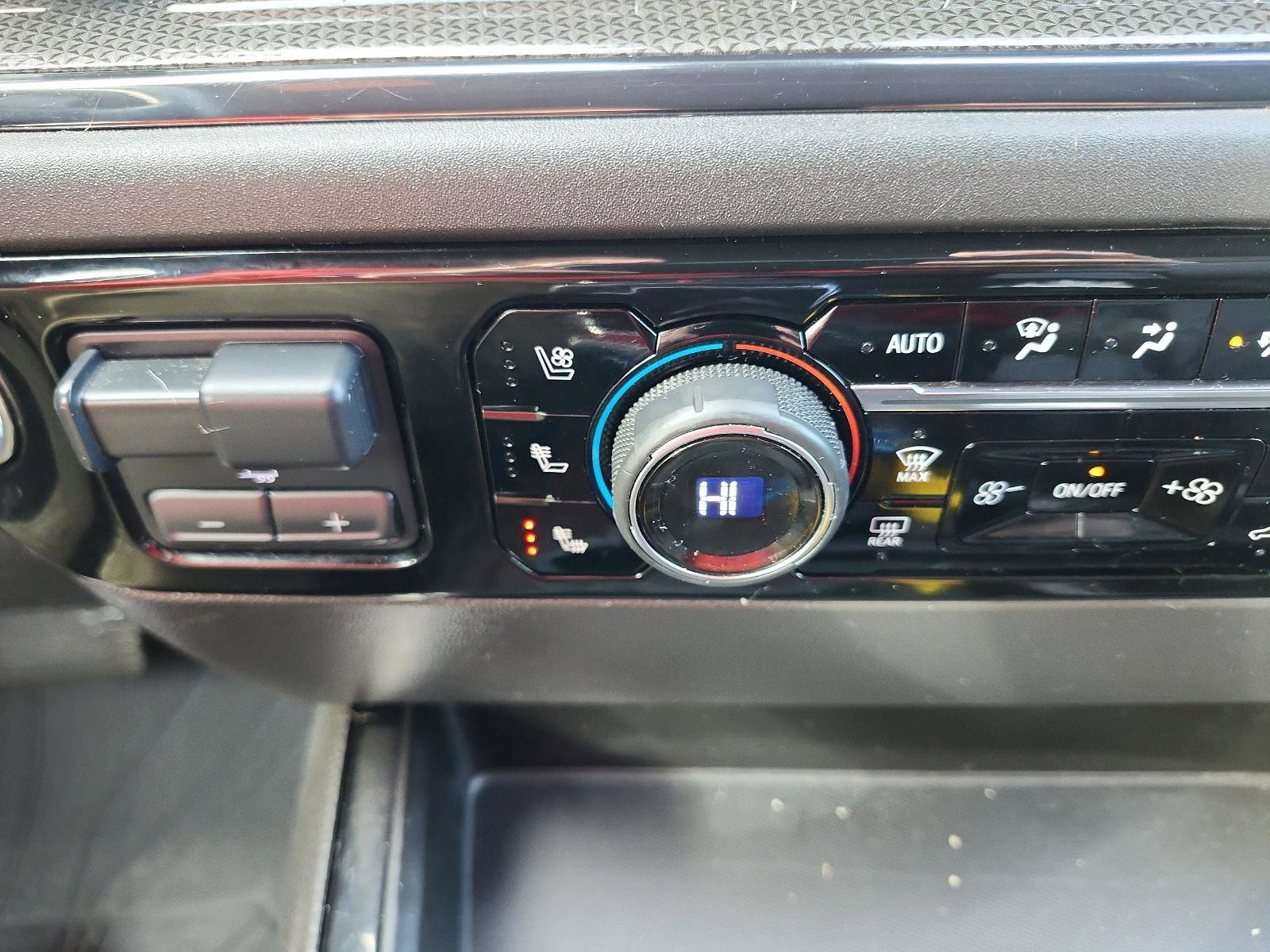 Used 2023 Chevrolet Silverado 1500 ZR2 w/ Technology Package image 24