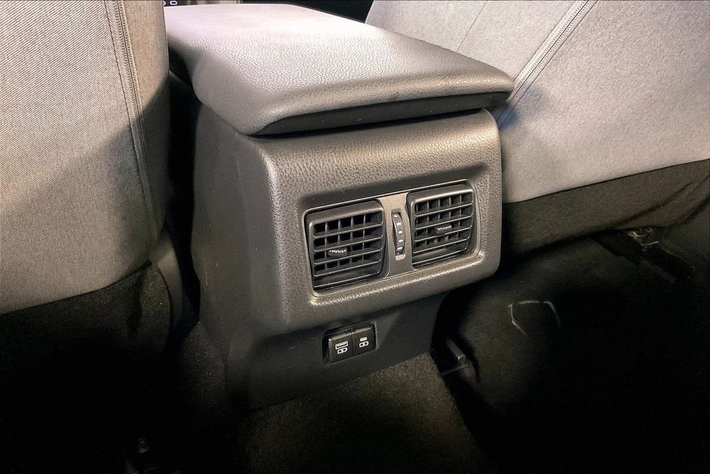 Used 2025 Toyota Camry LE FWD image 29