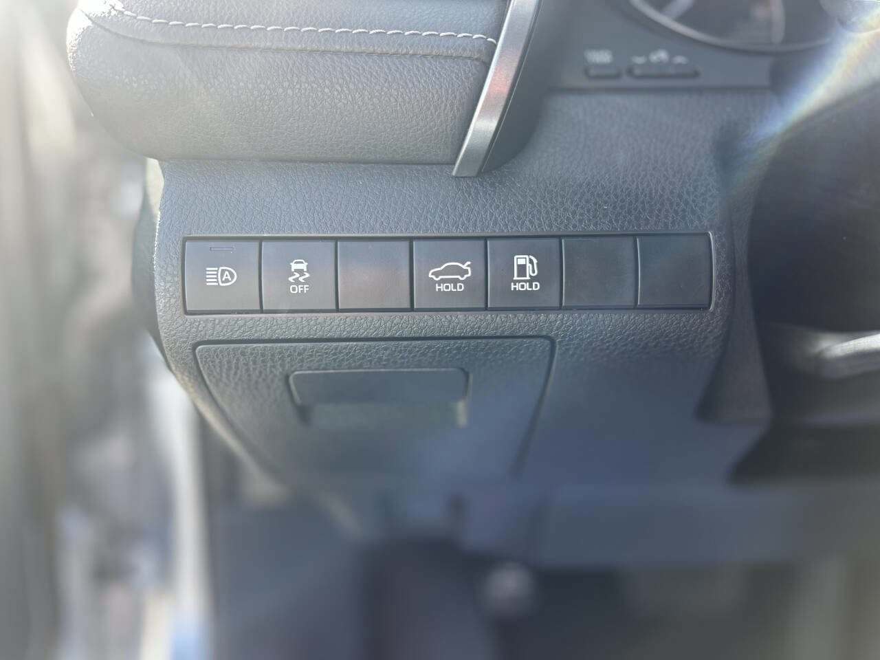 Used 2021 Toyota Camry SE image 12