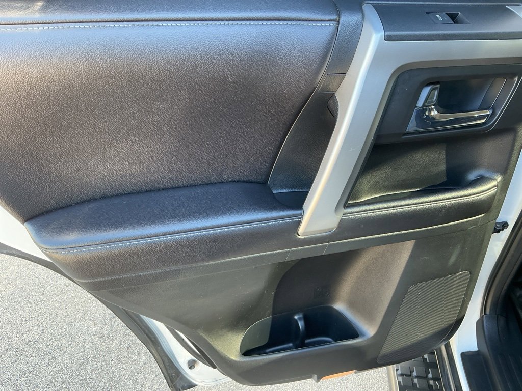 Used 2016 Toyota 4Runner SR5 image 25