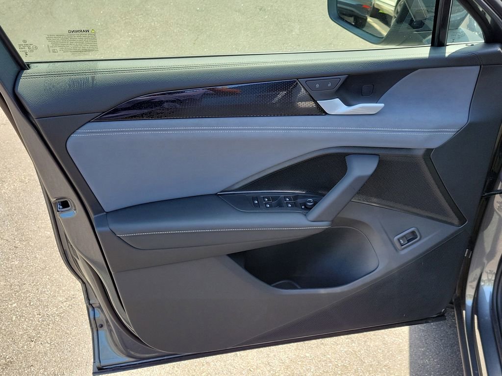 New 2026 Volkswagen Tiguan SE image 13