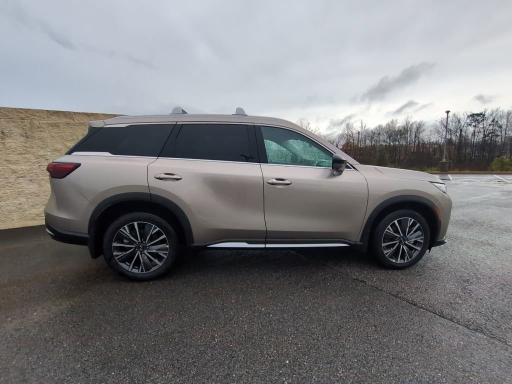 Used 2026 INFINITI QX60 Luxe w/ Cargo Package AWD/4WD image 3