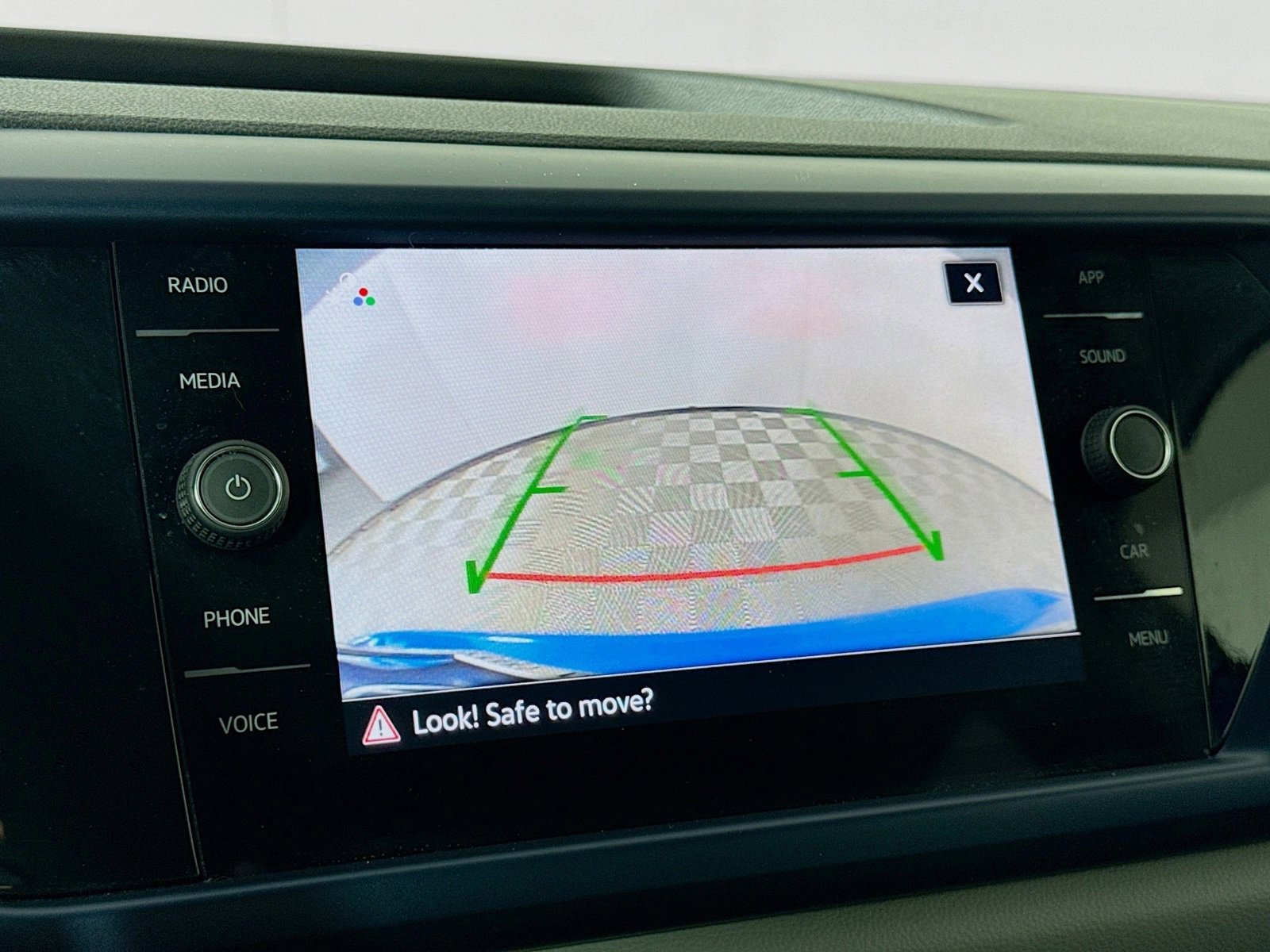 Certified 2023 Volkswagen Taos SE image 17