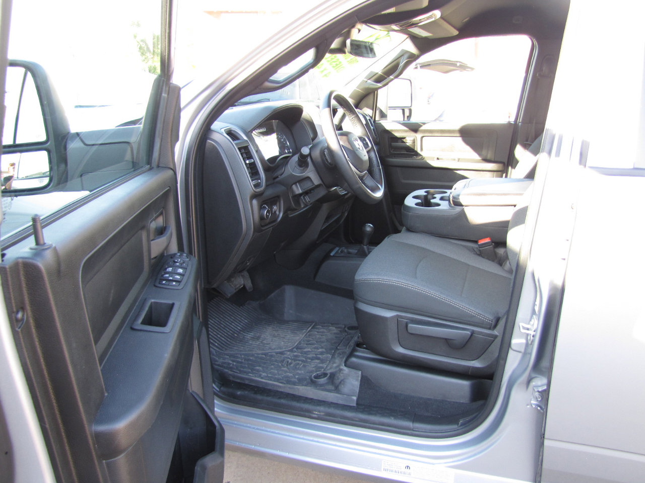 Used 2023 RAM 3500 Tradesman w/ Safety Group image 10