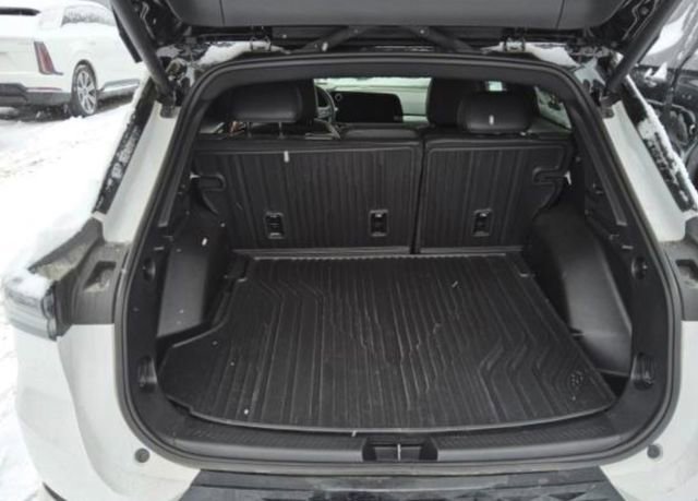 Used 2025 Chevrolet Equinox EV RS w/ Convenience Package II image 7