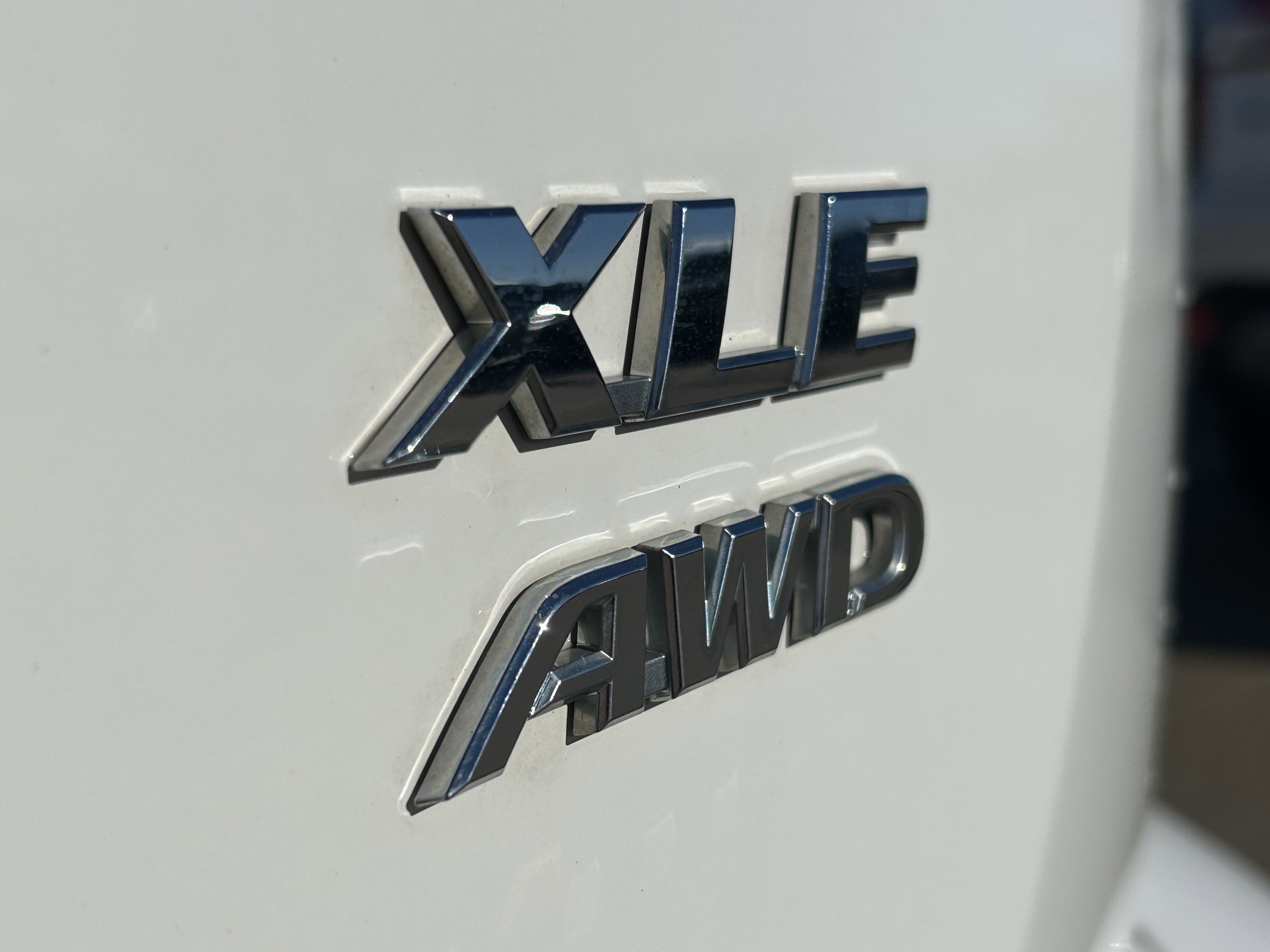 Certified 2018 Toyota RAV4 XLE image 9