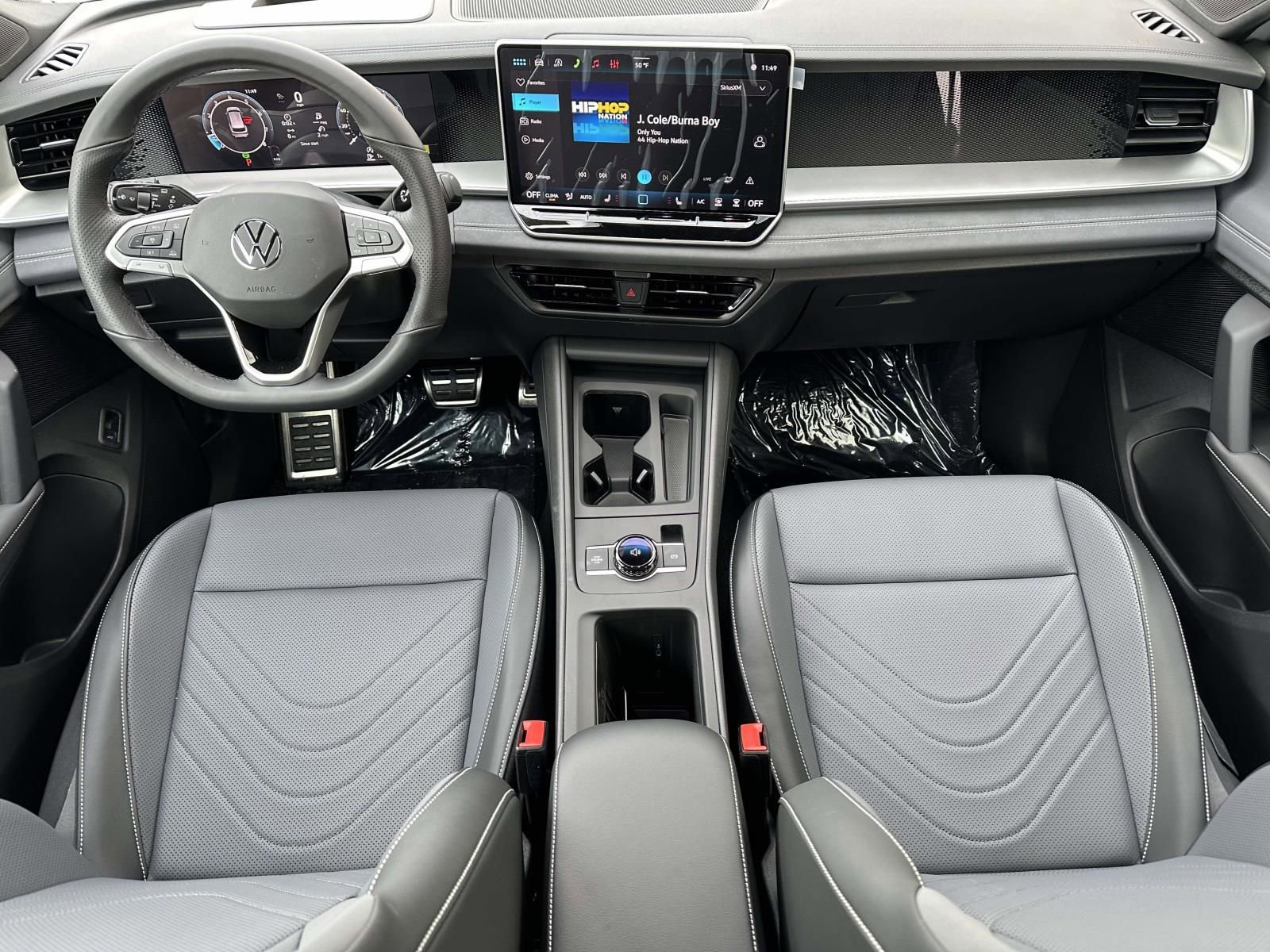 New 2026 Volkswagen Tiguan SE R-Line image 11