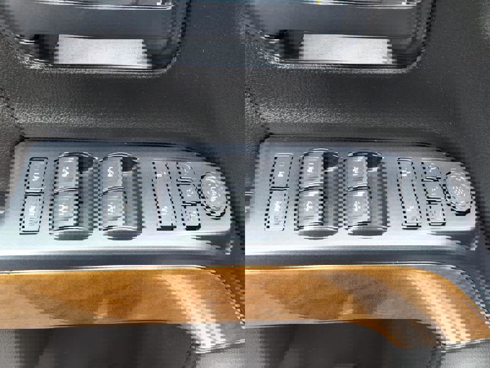 Used 2018 Chevrolet Silverado 1500 LTZ w/ Sport Package image 12