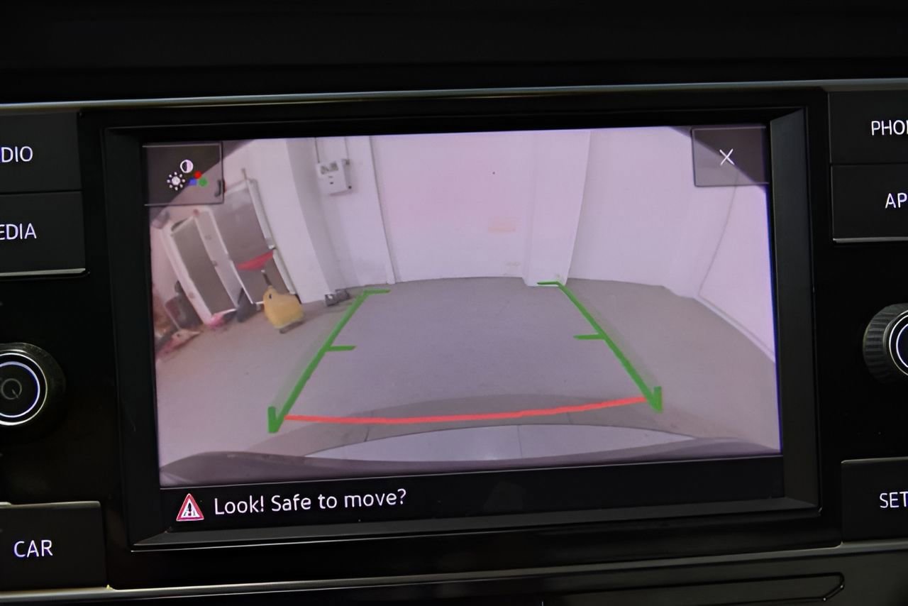 Used 2019 Volkswagen Jetta SE w/ Cold Weather Package image 26