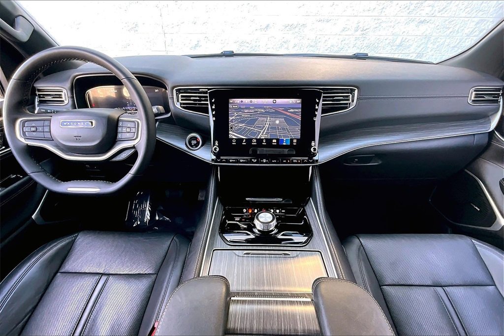 Used 2024 Jeep Wagoneer L Series II w/ Flexible Seating Group image 15