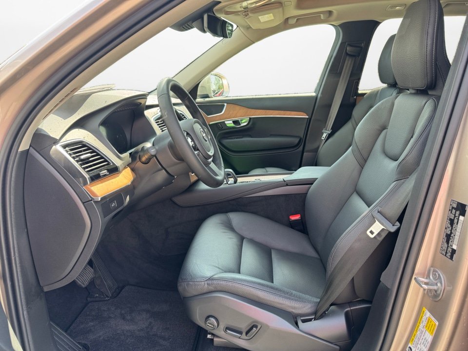 Certified 2024 Volvo XC90 B6 Plus w/ Protection Package AWD/4WD image 9