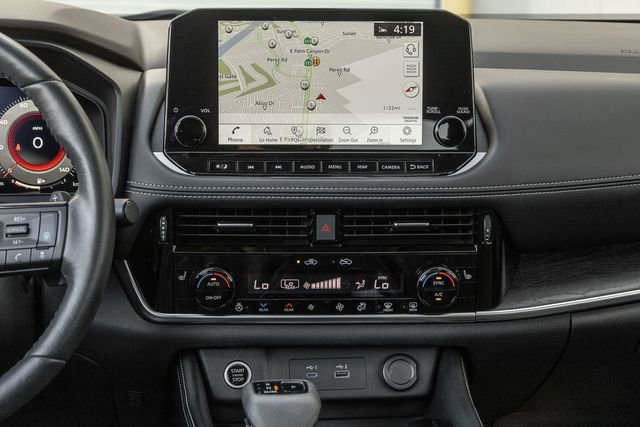 Used 2021 Nissan Rogue Platinum image 6