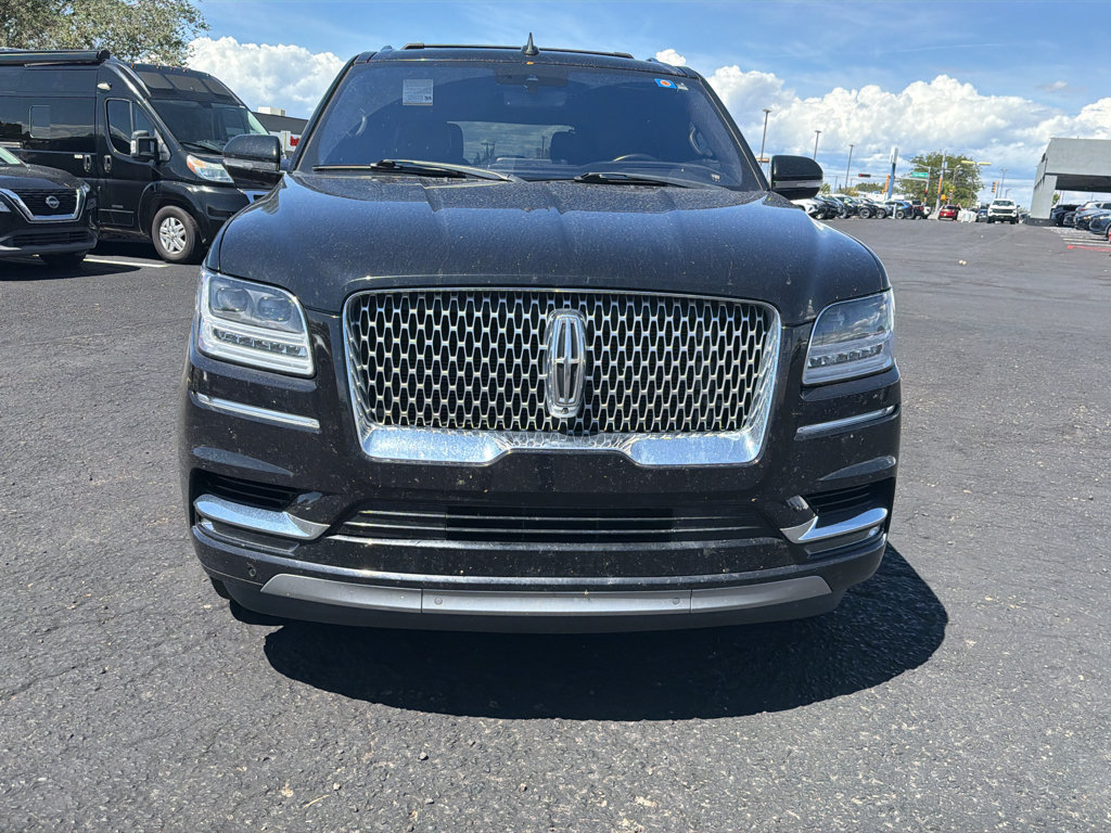 Used 2020 Lincoln Navigator L Reserve w/ Luxury Package AWD/4WD image 3