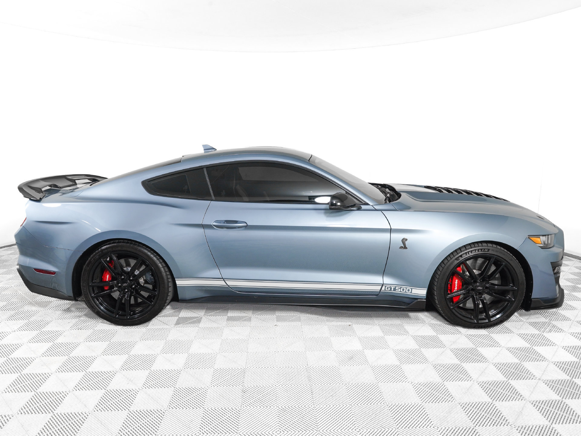 Used 2022 Ford Mustang Shelby GT500 w/ Technology Package RWD image 4