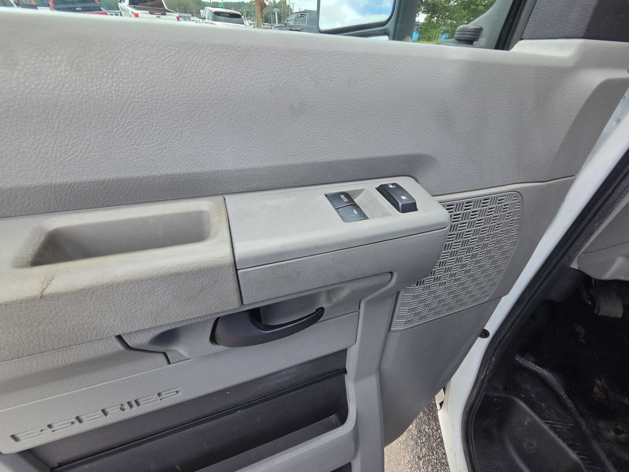 Used 2018 Ford E-350 and Econoline 350 Super Duty w/ Power Windows & Locks Group RWD image 12