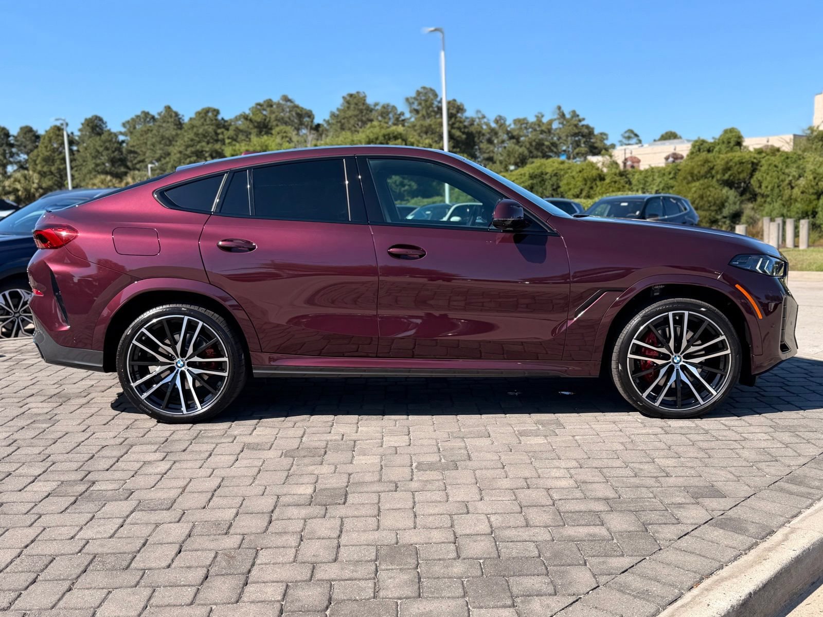 Used 2026 BMW X6 xDrive40i w/ Executive Package AWD/4WD image 8