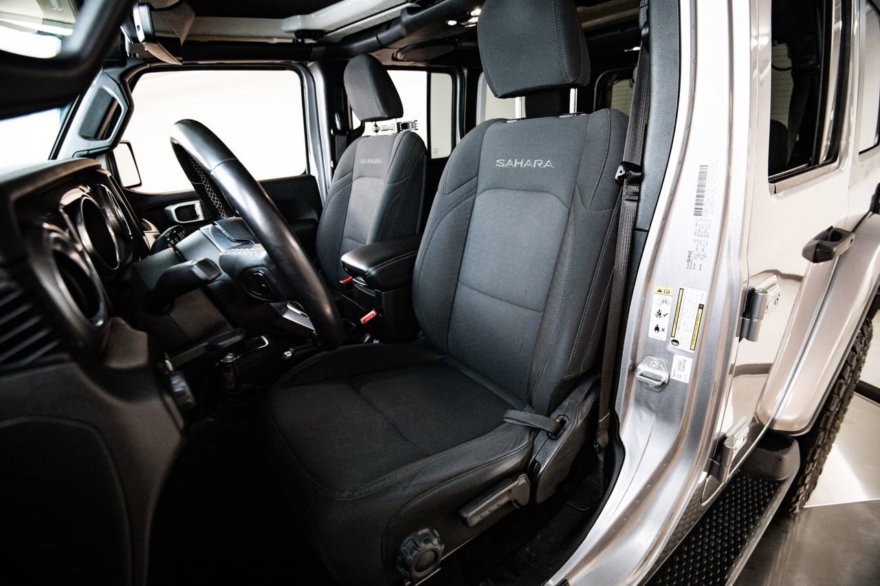Used 2020 Jeep Wrangler Unlimited Sahara AWD/4WD image 5