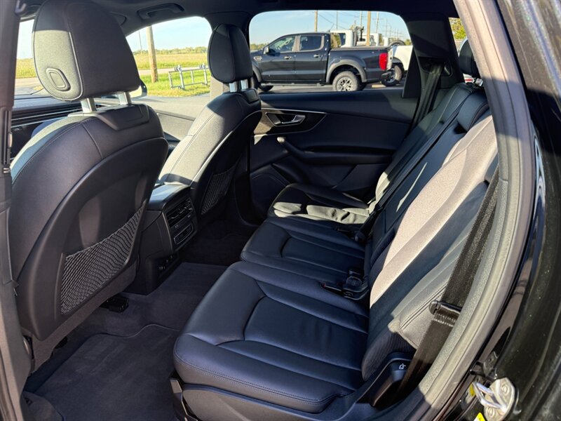 Used 2023 Audi Q7 3.0T Premium w/ Convenience Package AWD/4WD image 10