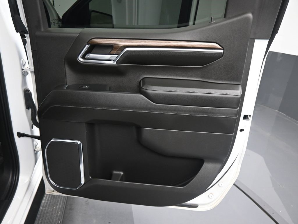 Used 2024 Chevrolet Silverado 1500 LT Trail Boss w/ Convenience Package II image 19