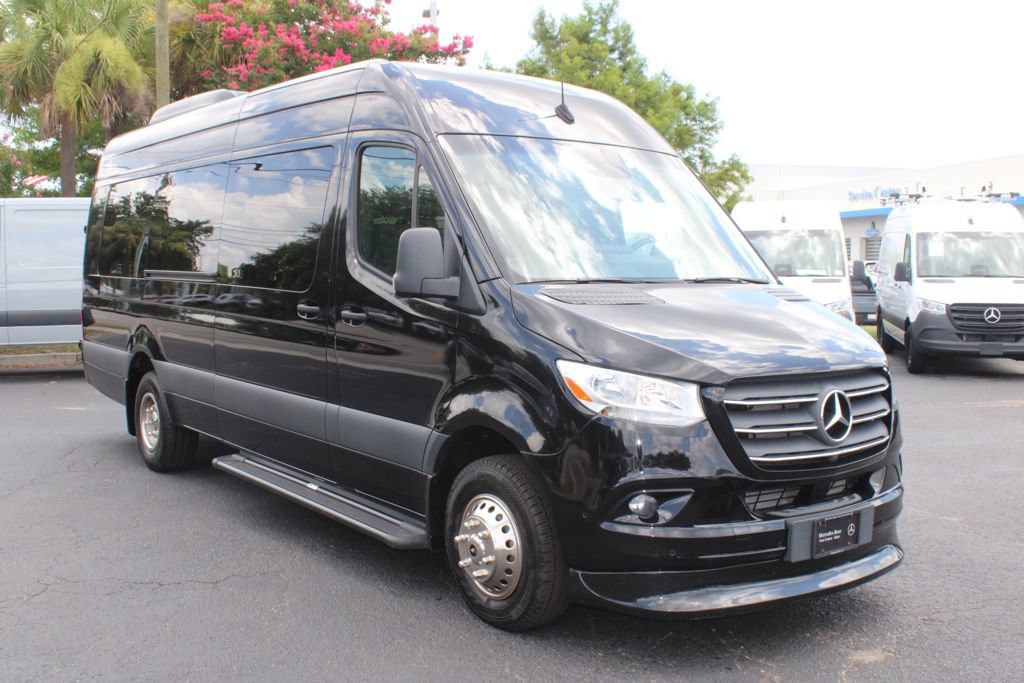 Used 2023 Mercedes-Benz Sprinter 3500 image 4