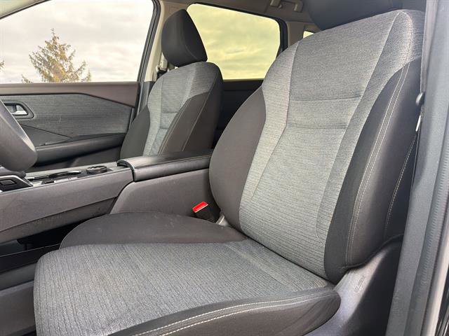 Used 2023 Nissan Rogue SV image 13