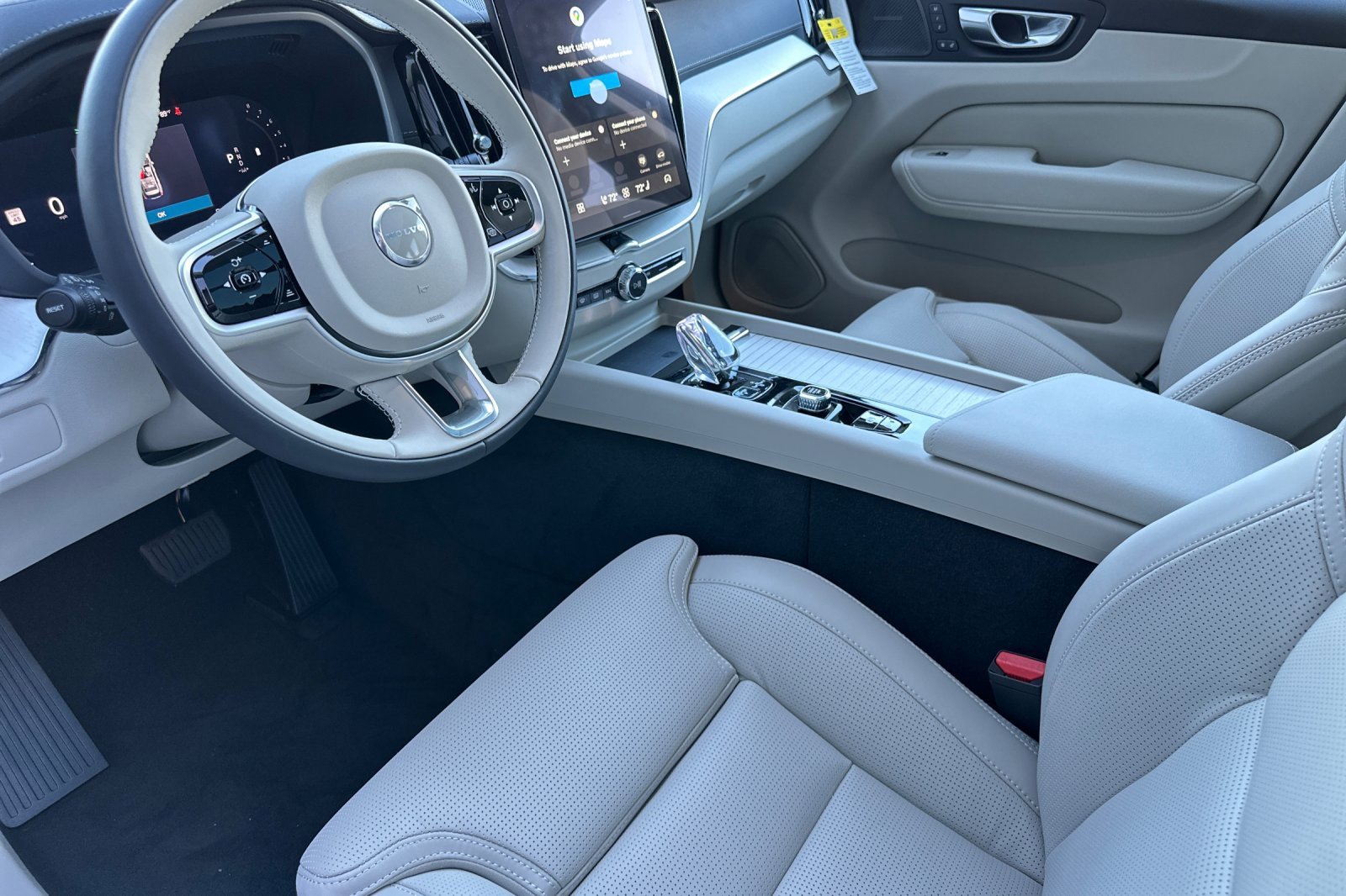 New 2026 Volvo XC60 B5 Ultra w/ Protection Package Premier image 9