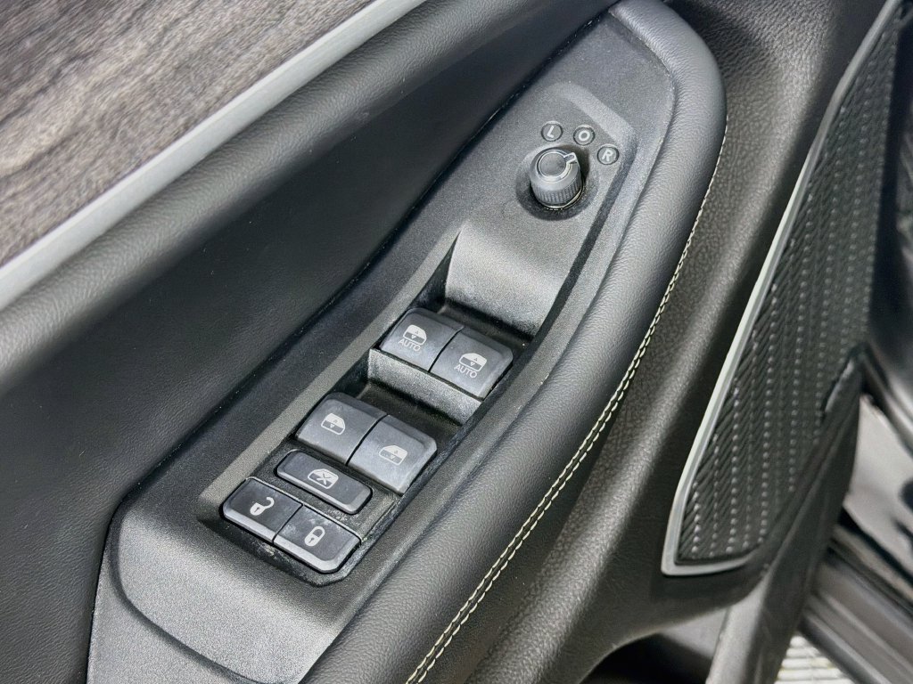 Used 2023 Jeep Grand Cherokee Limited AWD/4WD image 18