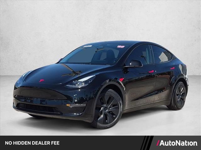 Used 2025 Tesla Model Y Long Range RWD image 1