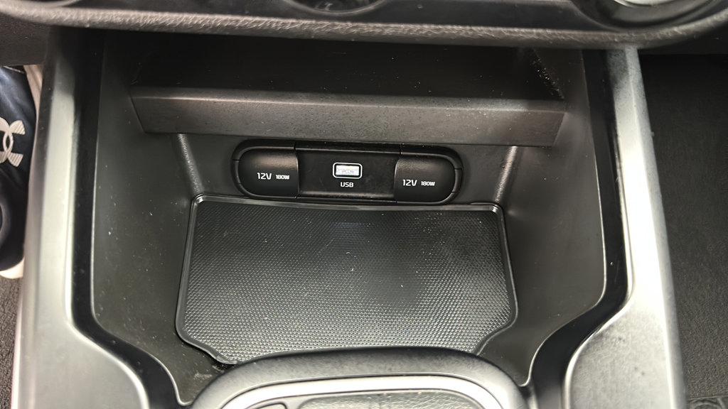 Used 2025 Kia Soul LX w/ LX Technology Package FWD image 19