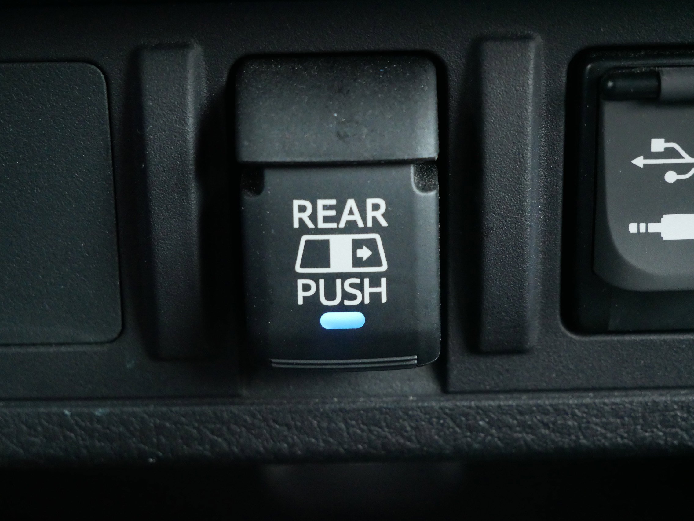 Used 2019 Toyota Tacoma TRD Sport image 31