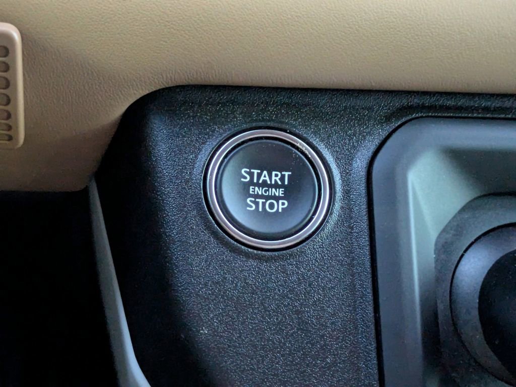 Used 2025 Land Rover Defender 130 S image 31