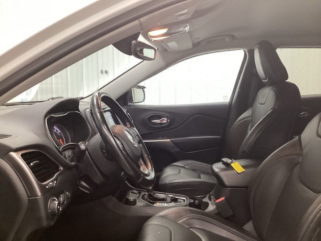 Used 2020 Jeep Cherokee Limited AWD/4WD image 5